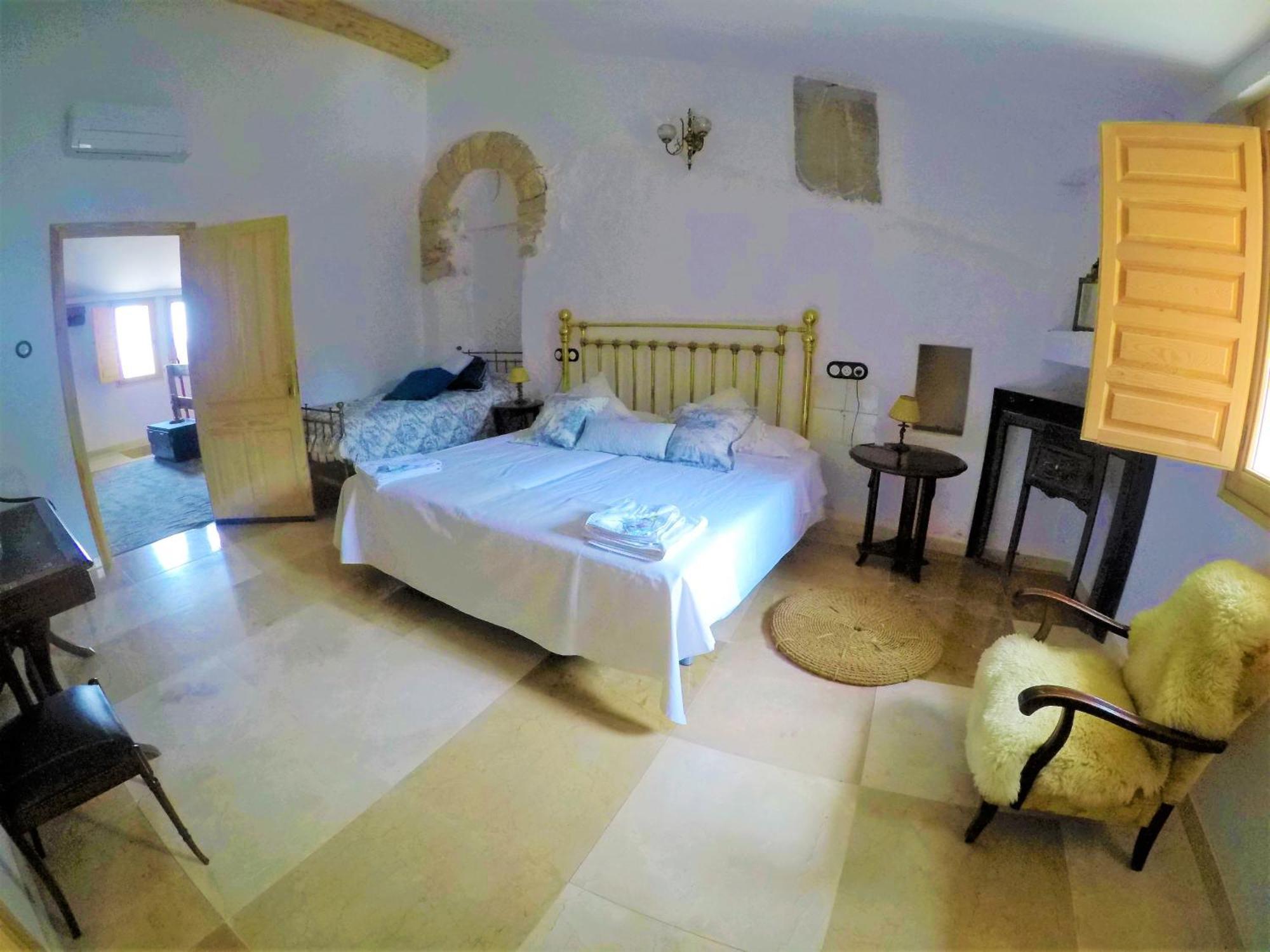 Castell Granadella Hotel Л'Ампола Екстериор снимка